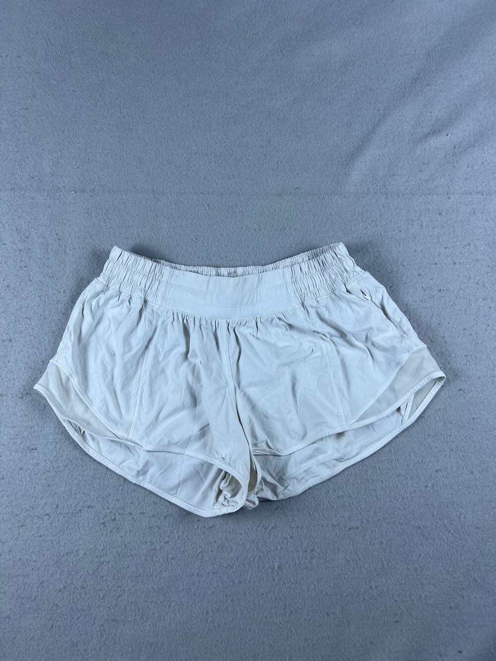 Lululemon Hotty Hot High-Rise Shorts Womens XS Off White Running Performance Gym